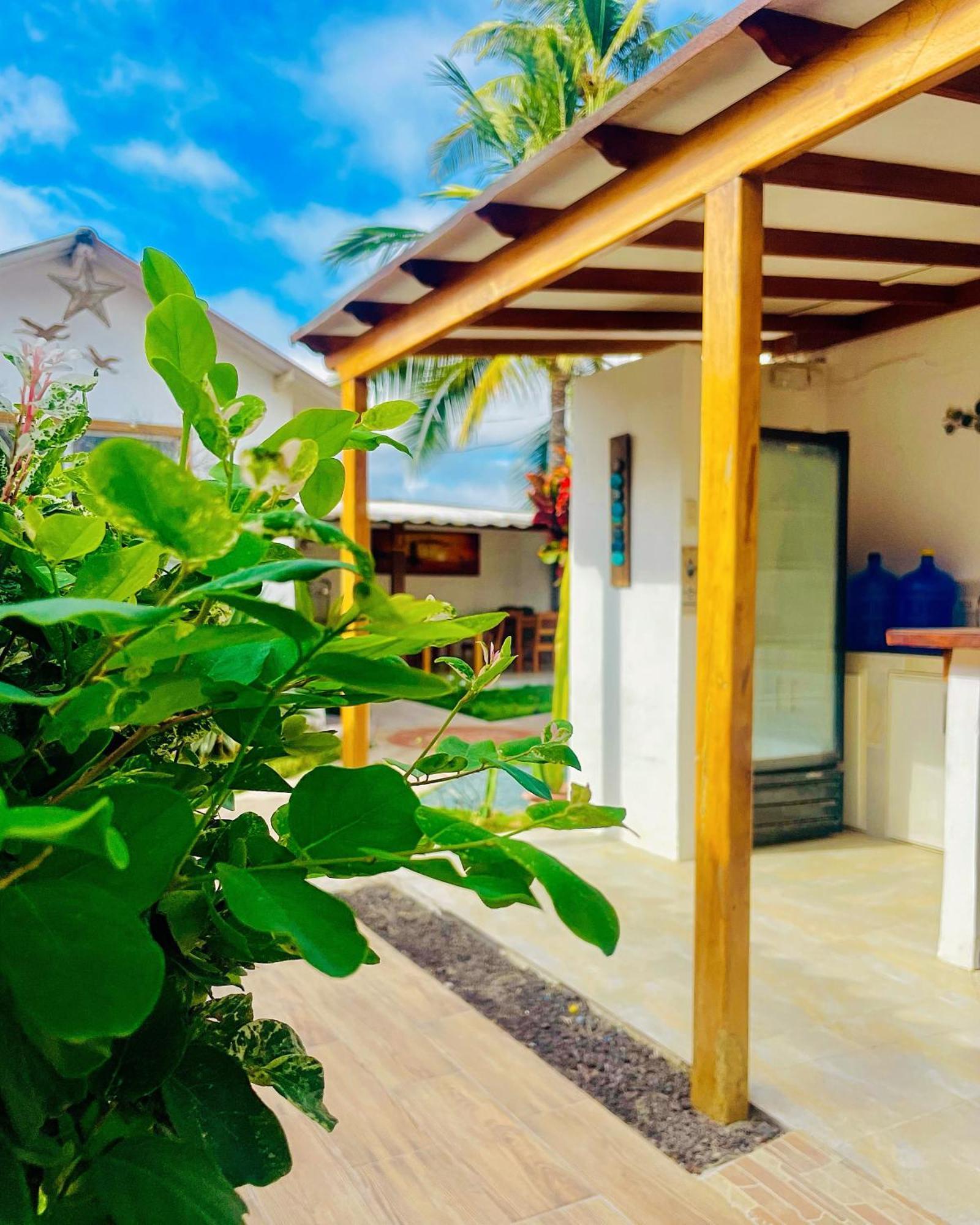 Hotel Coral Blanco Puerto Villamil Exterior foto
